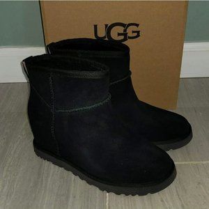 NEW Woman's Ugg Wedge Boots